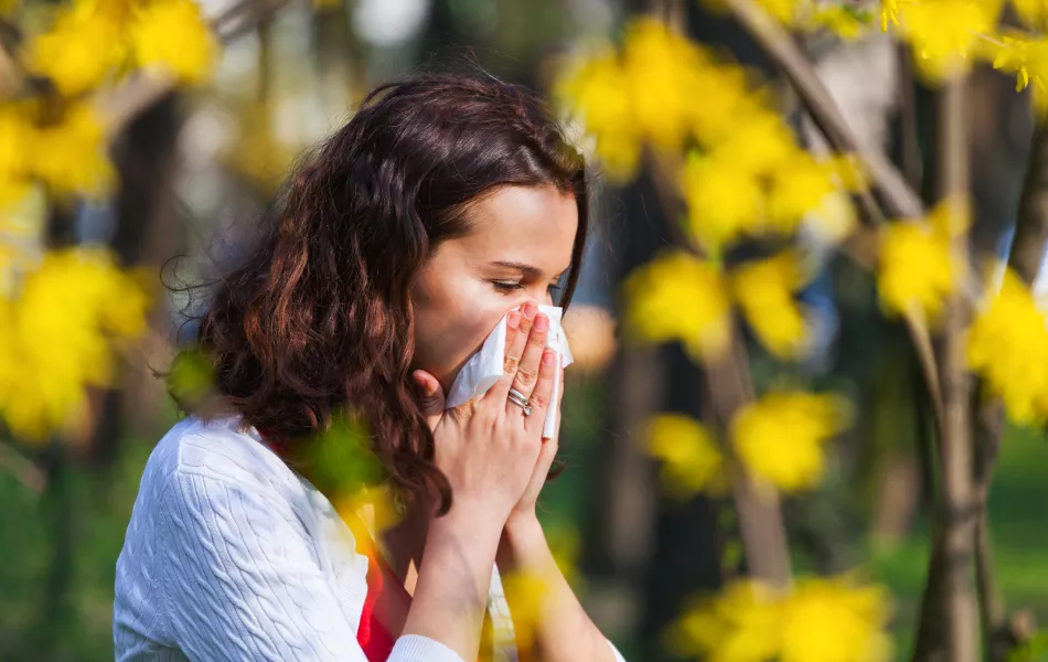 femme printemps allergies